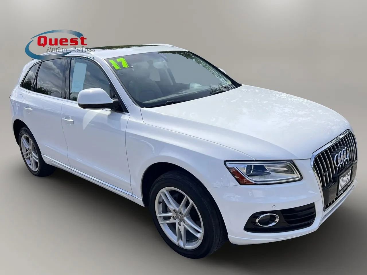 Used 2017 Audi Q5 2.0T Premium Plus w/ Technology Package AWD/4WD image 1