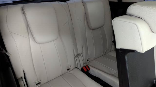 Used 2021 Mercedes-Benz GLB 250 w/ Premium Package image 23