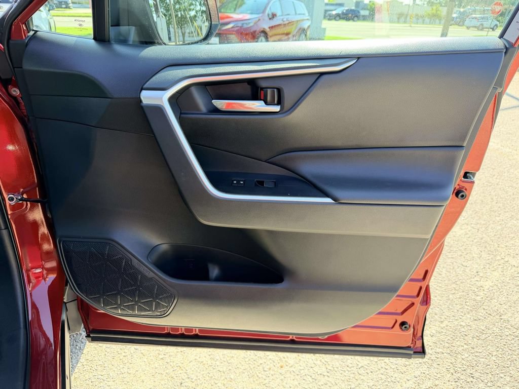 Certified 2020 Toyota RAV4 XLE Premium AWD/4WD image 10