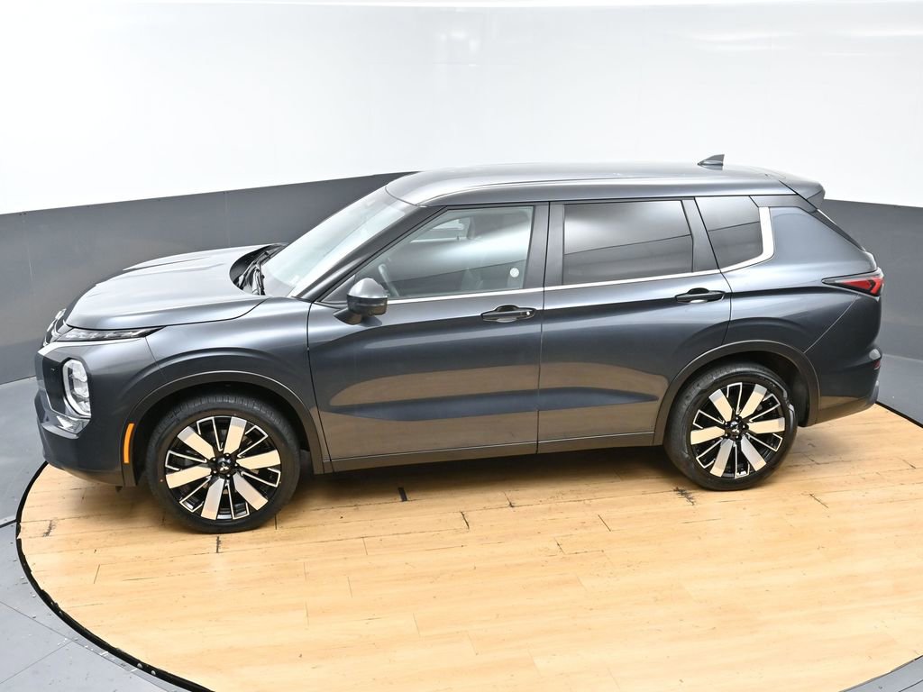 Used 2025 Mitsubishi Outlander SE AWD/4WD image 53