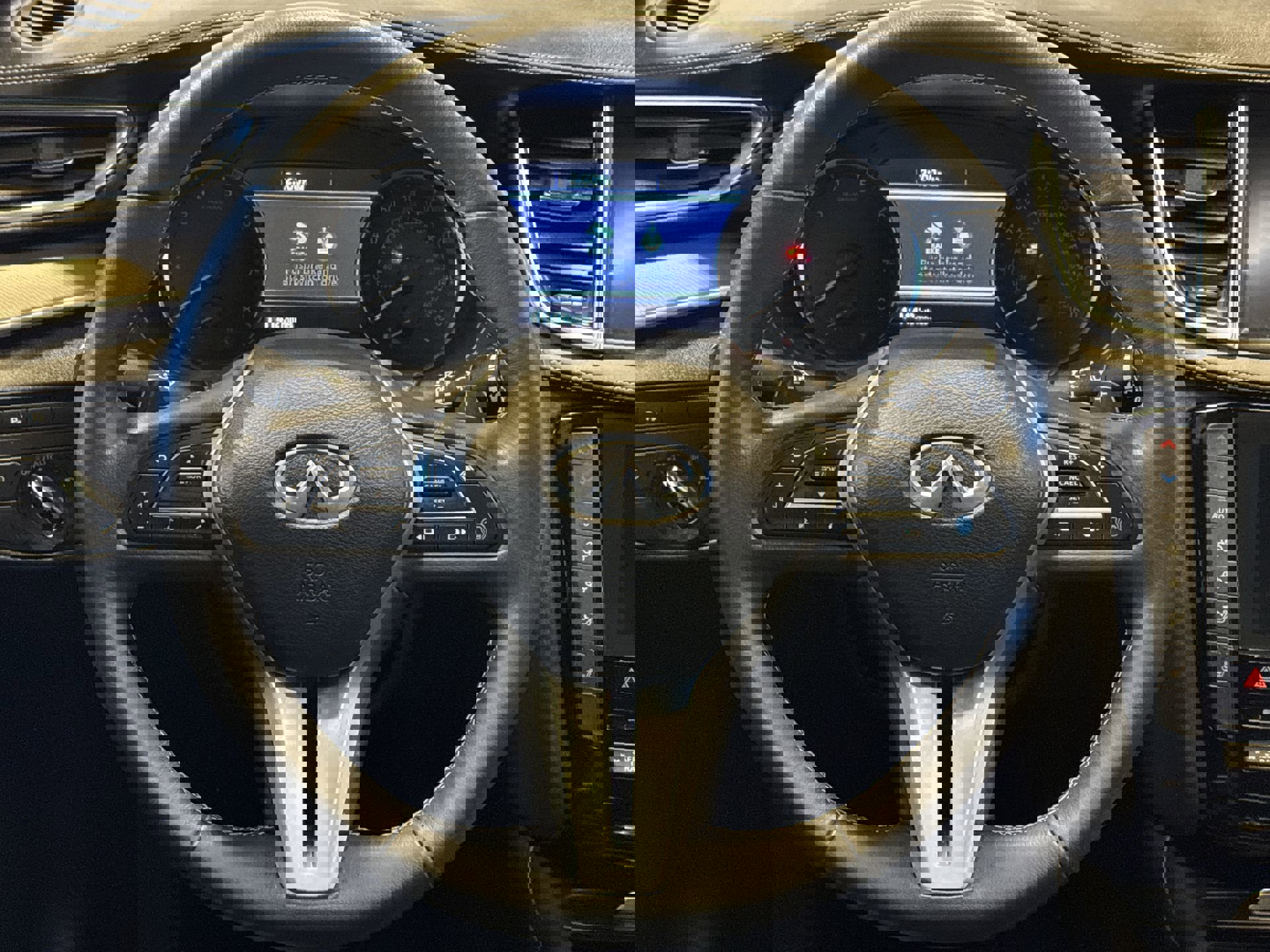 Certified 2023 INFINITI QX55 Luxe w/ Cargo Package image 14