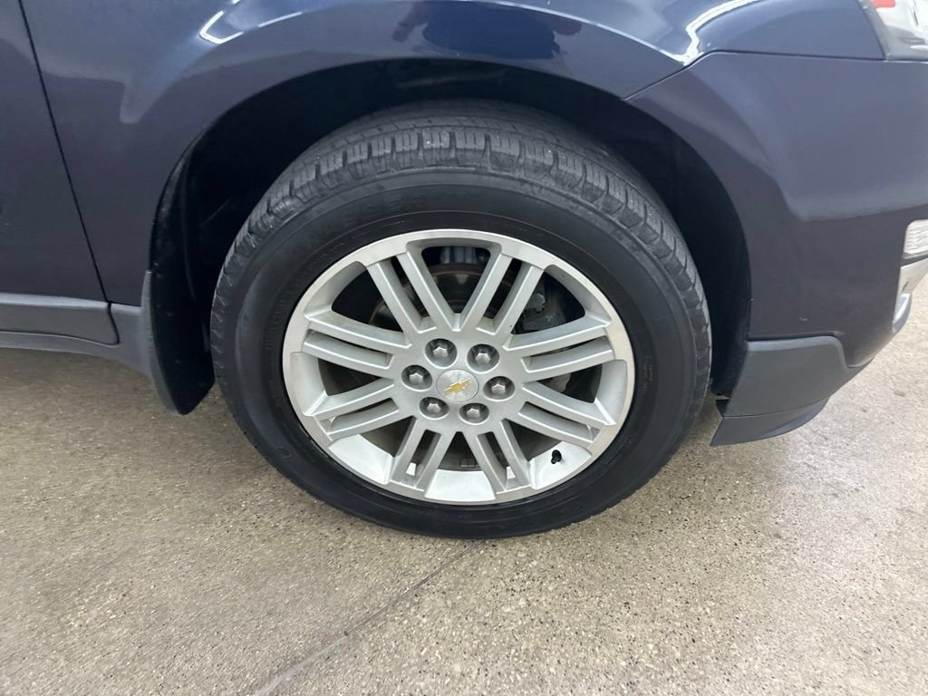 Used 2015 Chevrolet Traverse LT w/ Style and Technology Package FWD image 15