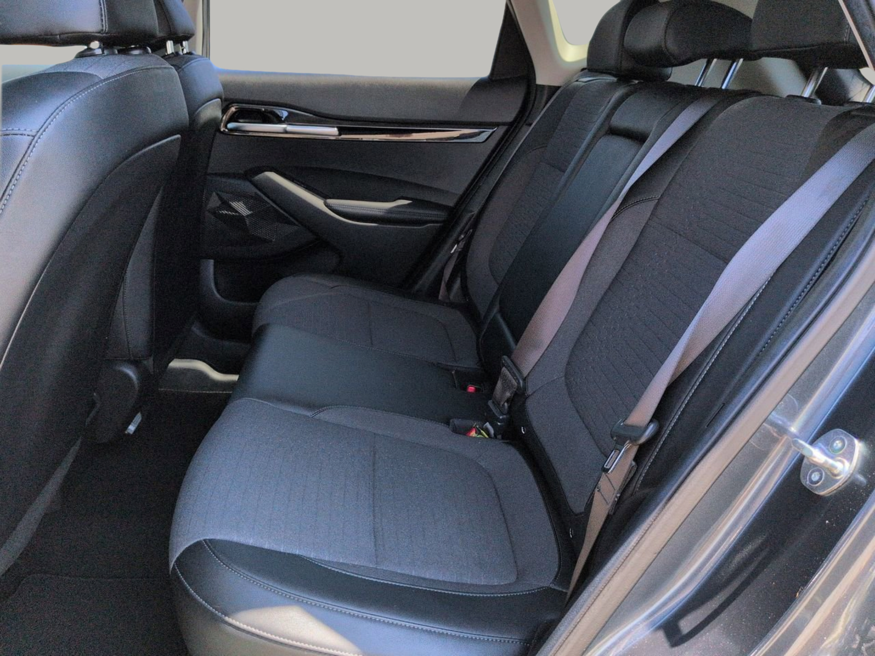 Certified 2023 Kia Seltos S w/ Navigation Package AWD/4WD image 18