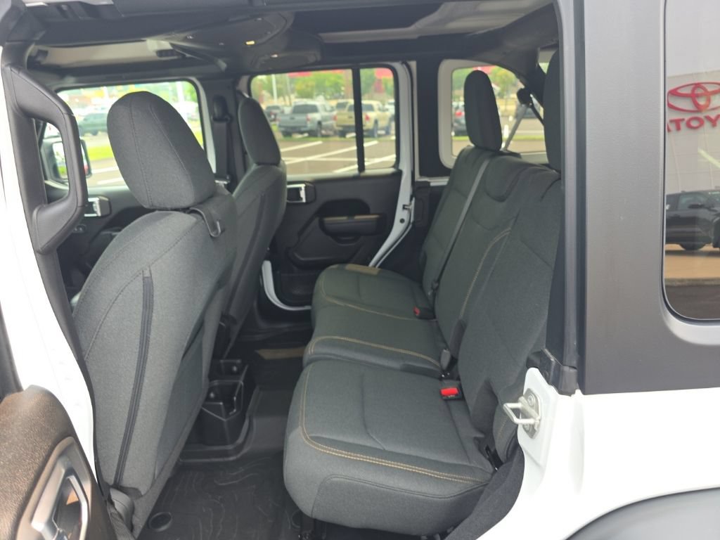 Used 2024 Jeep Wrangler Unlimited Sport AWD/4WD image 12