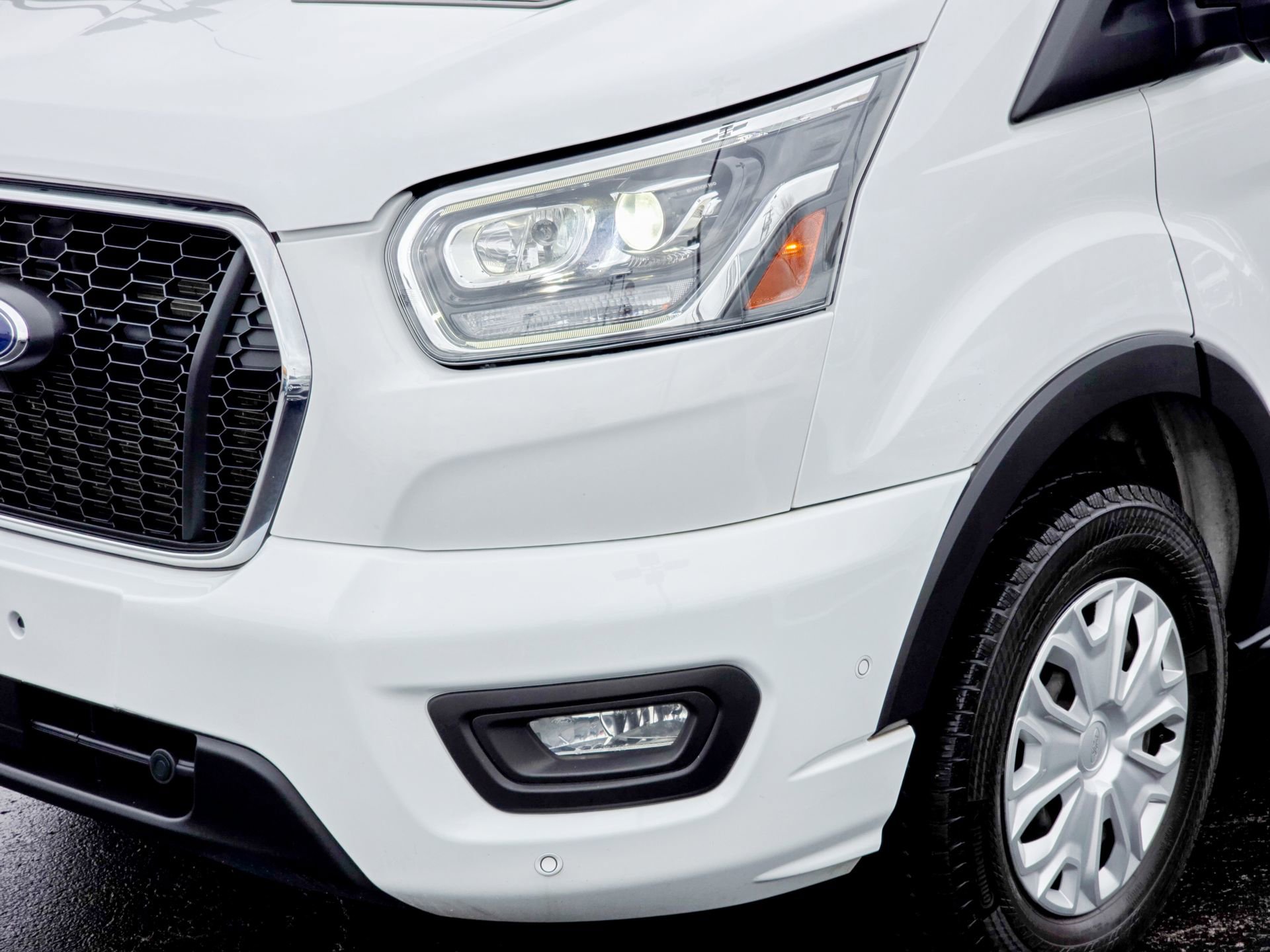 Used 2023 Ford Transit 350 XLT image 8