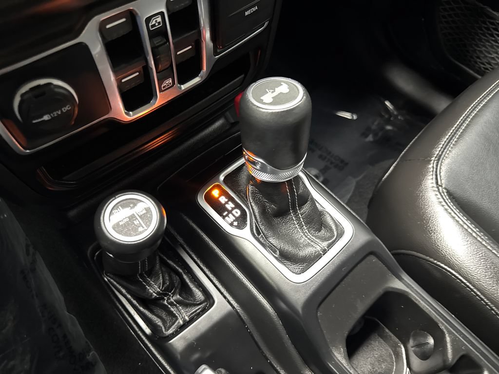 Used 2022 Jeep Wrangler Unlimited Sahara w/ Cold Weather Group AWD/4WD image 68