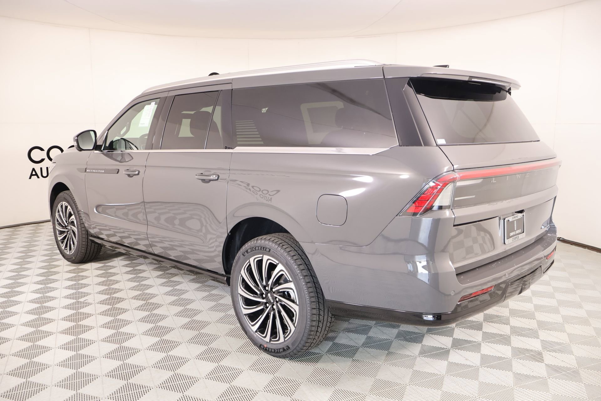 New 2026 Lincoln Navigator L Black Label AWD/4WD image 24