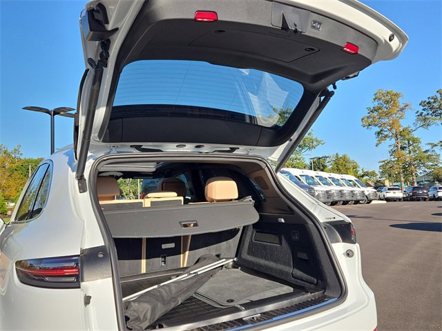 Used 2023 Porsche Cayenne image 34