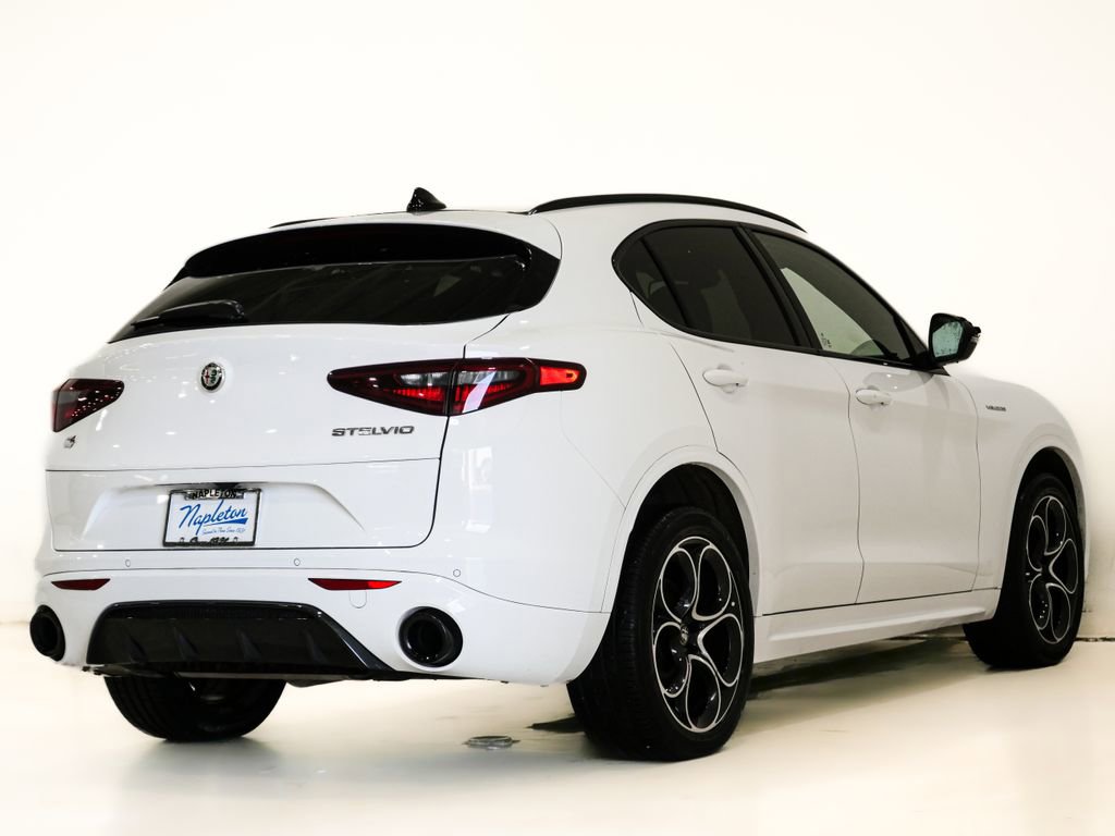 Used 2023 Alfa Romeo Stelvio Veloce AWD/4WD image 7