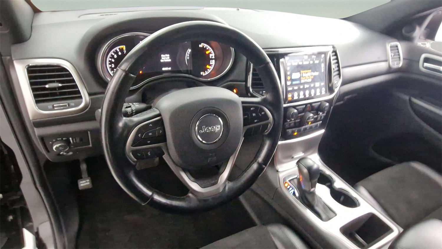 Used 2022 Jeep Grand Cherokee Laredo X image 18