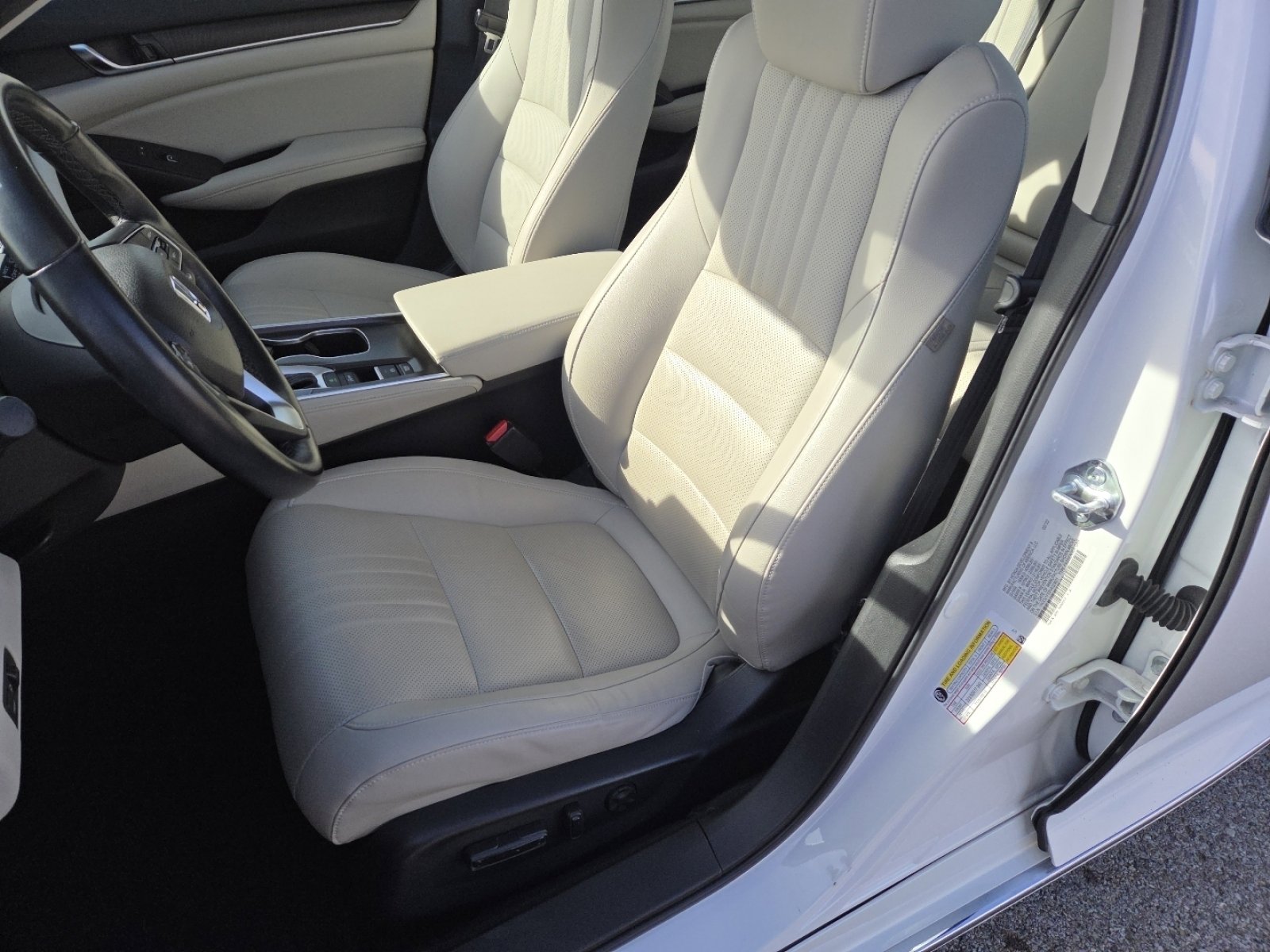 Used 2022 Honda Accord EX-L image 25