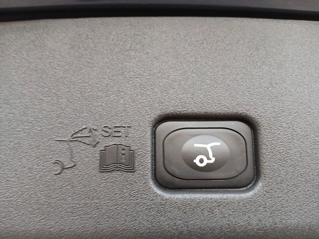 Used 2024 Lincoln Nautilus Premier w/ Jet Appearance Package image 21