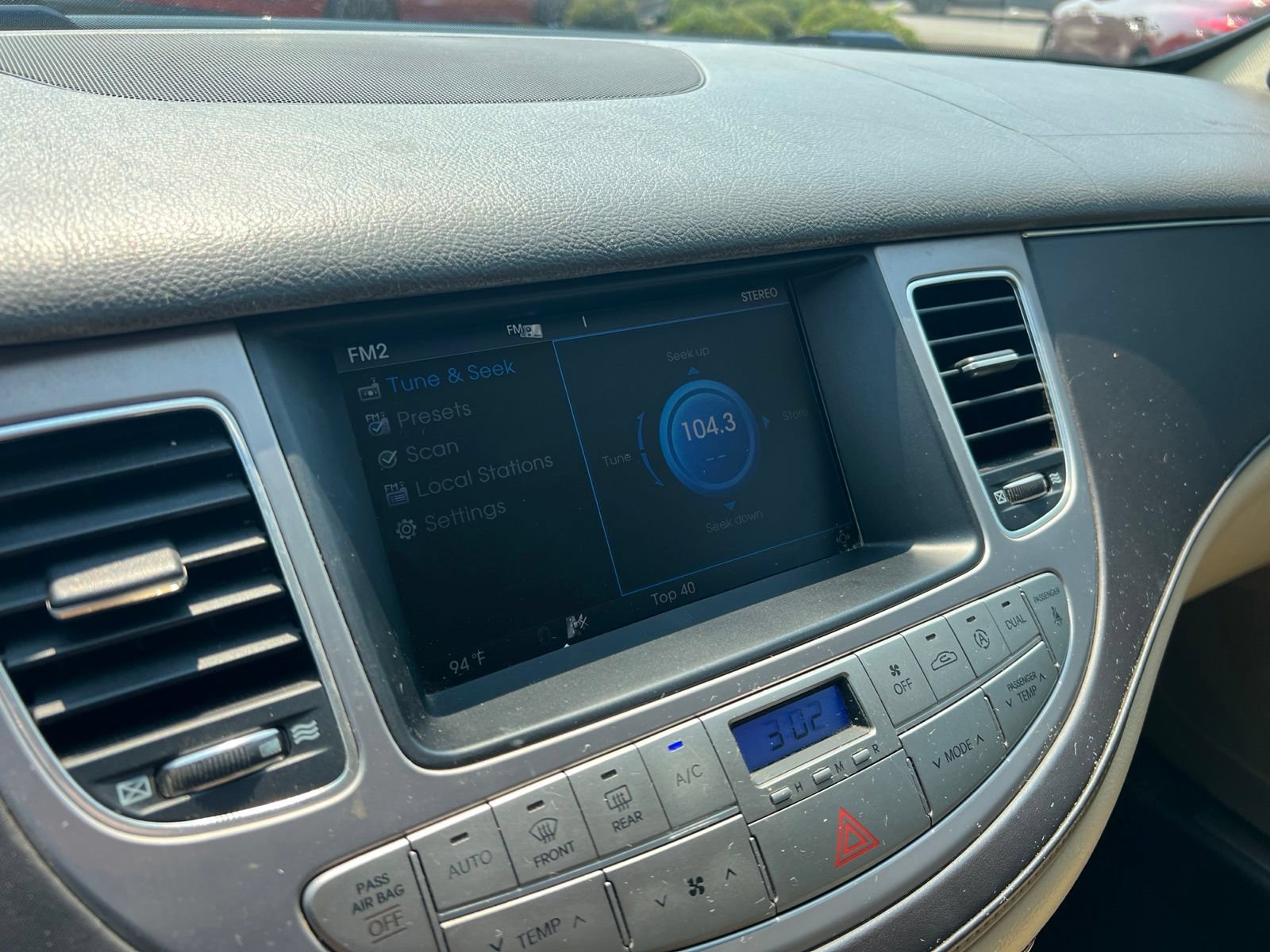 Used 2012 Hyundai Genesis 4.6 RWD image 16