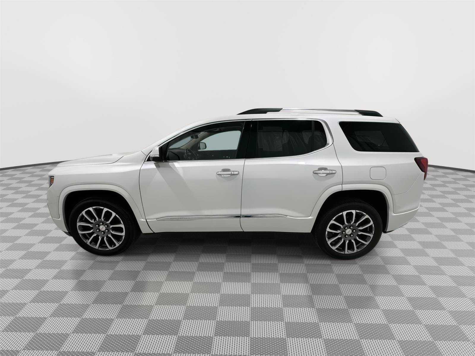 Used 2021 GMC Acadia Denali w/ Denali Technology Package AWD/4WD image 2