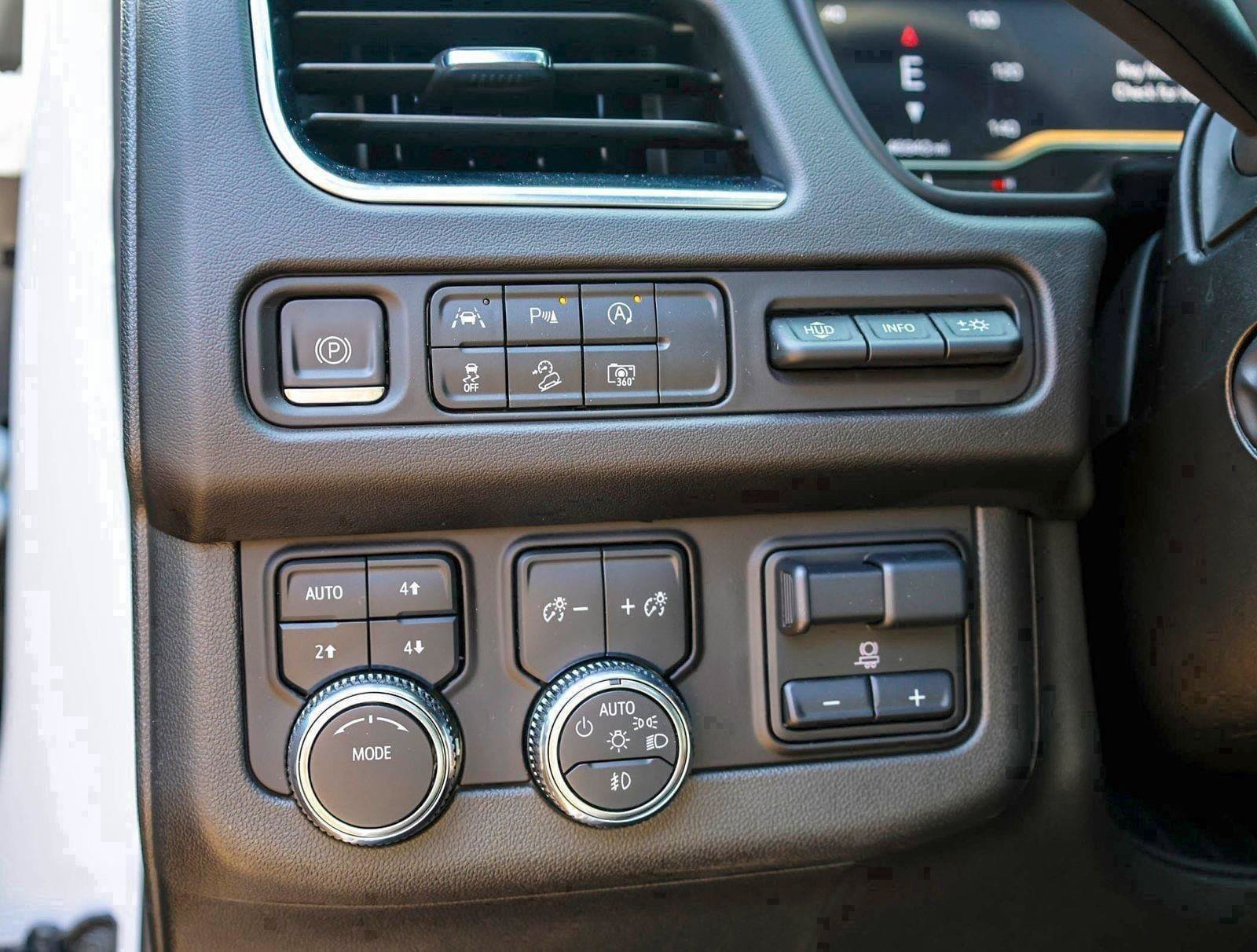 Used 2024 GMC Yukon AT4 w/ Technology Package AWD/4WD image 18