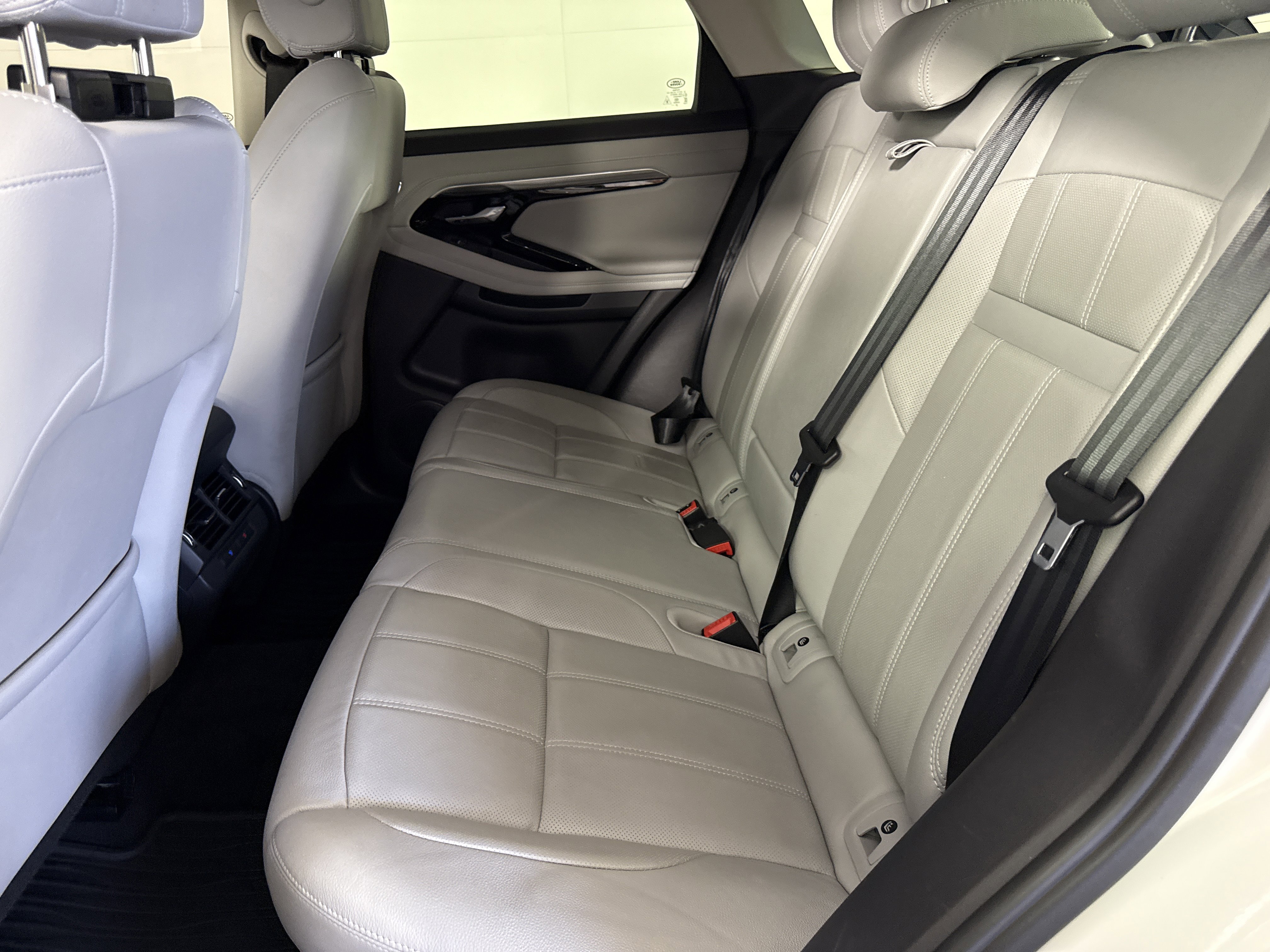 Used 2021 Land Rover Range Rover Evoque SE AWD/4WD image 14