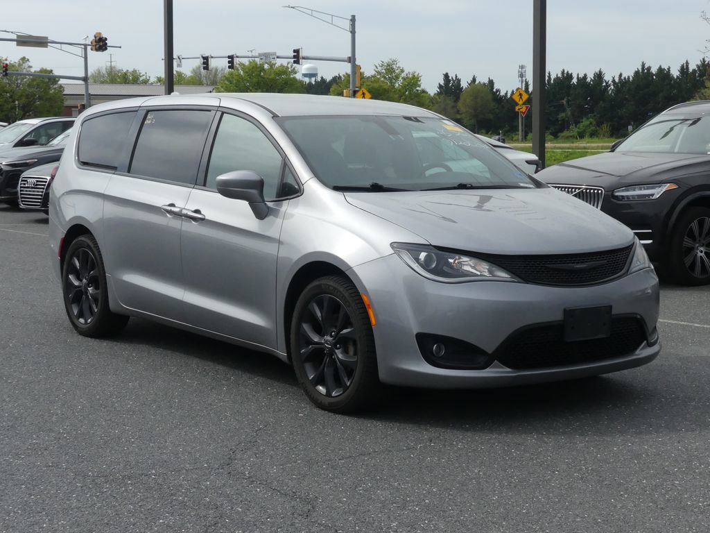 Used 2020 Chrysler Pacifica Touring w/ S Appearance Package