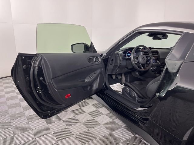 Used 2025 Nissan Z Sport w/ Floor Mat Package image 17
