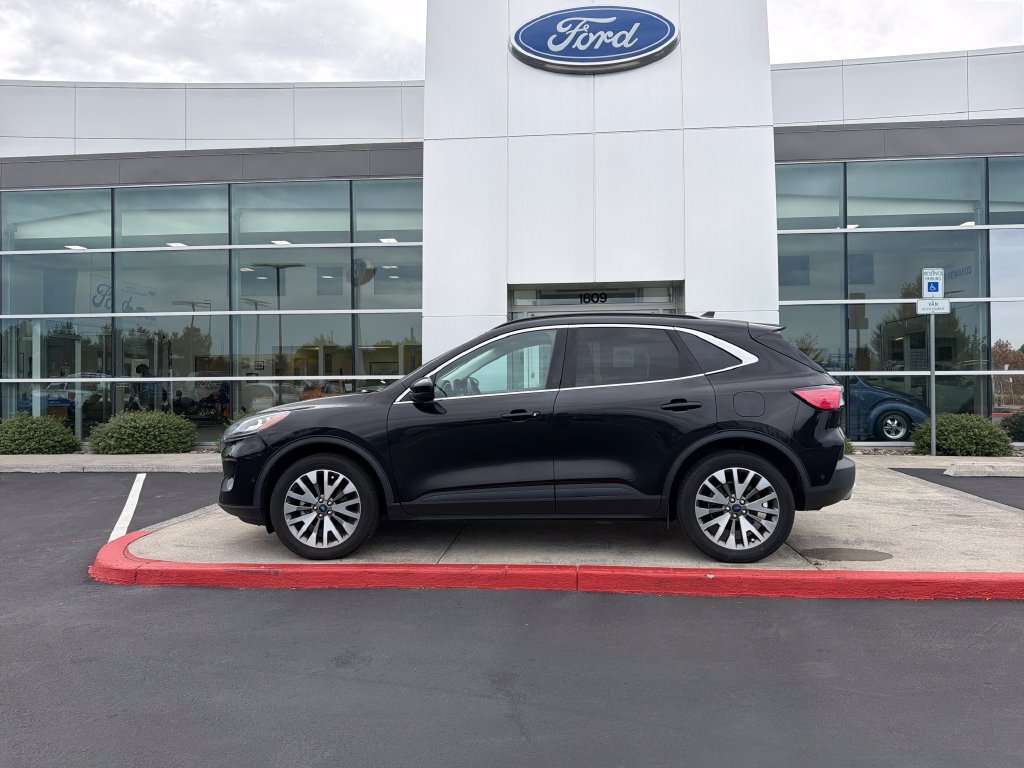 Used 2021 Ford Escape Titanium AWD/4WD 360° Tour