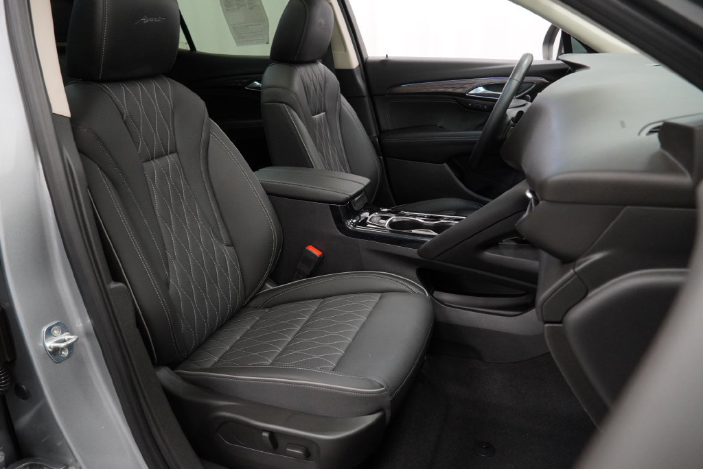 Used 2023 Buick Envision Avenir AWD/4WD image 47