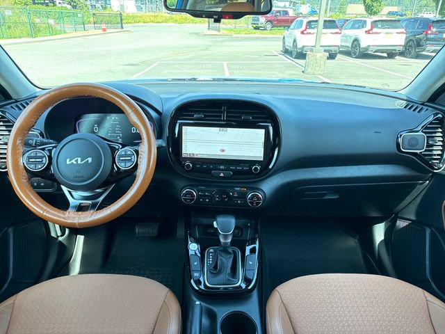 Used 2025 Kia Soul EX FWD image 13