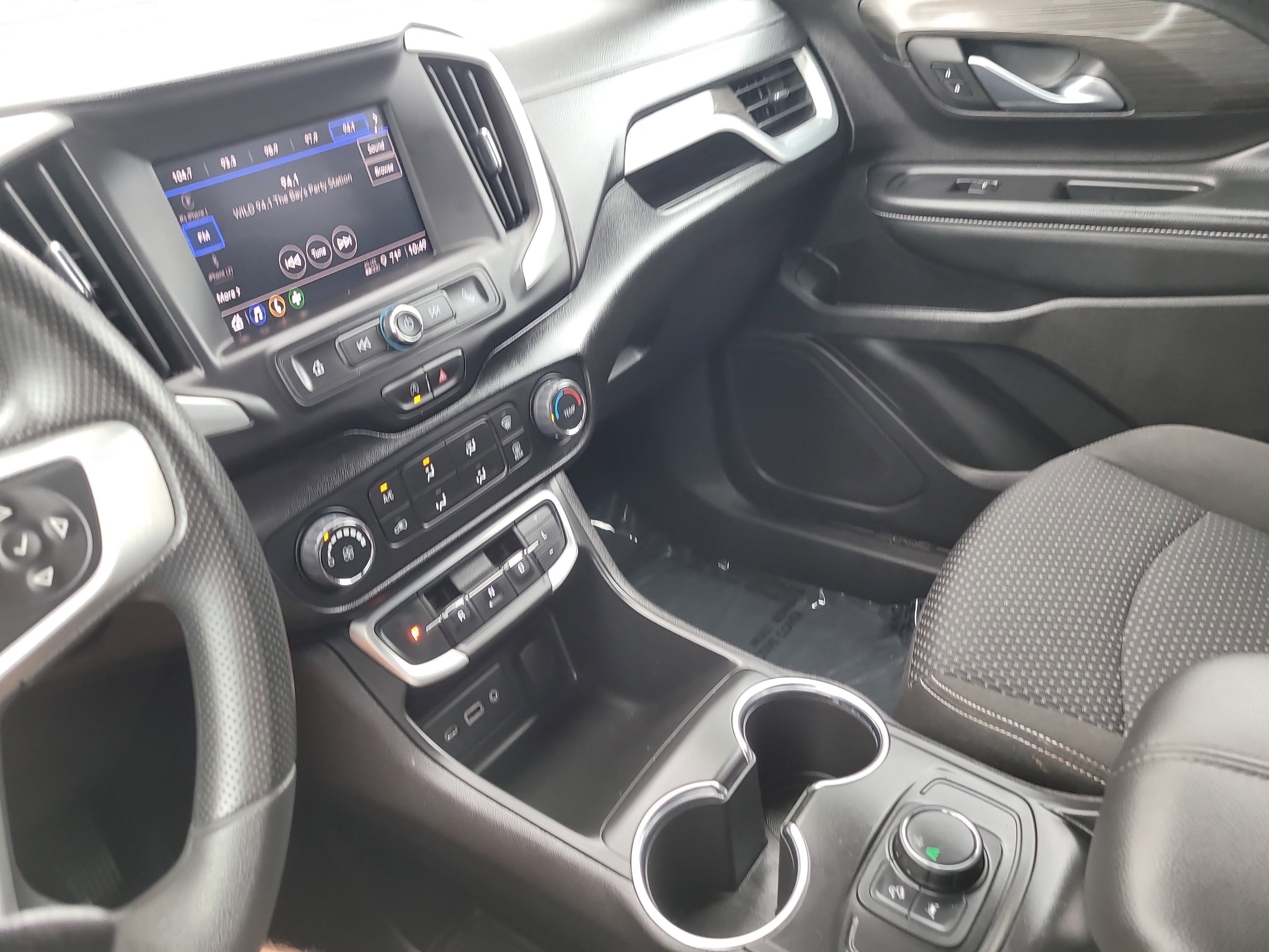 Used 2024 GMC Terrain SLE image 21