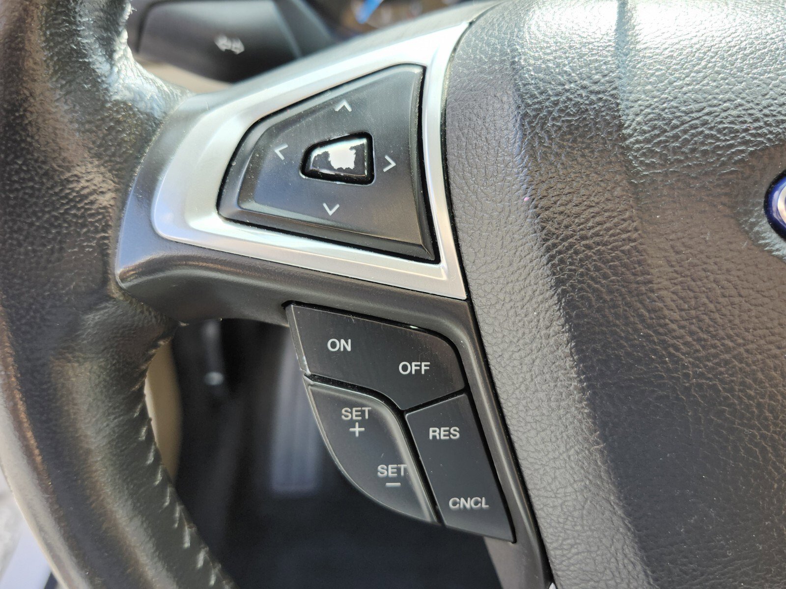 Used 2013 Ford Fusion SE image 25