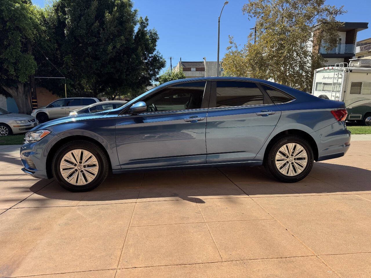 Used 2019 Volkswagen Jetta R-Line FWD image 3