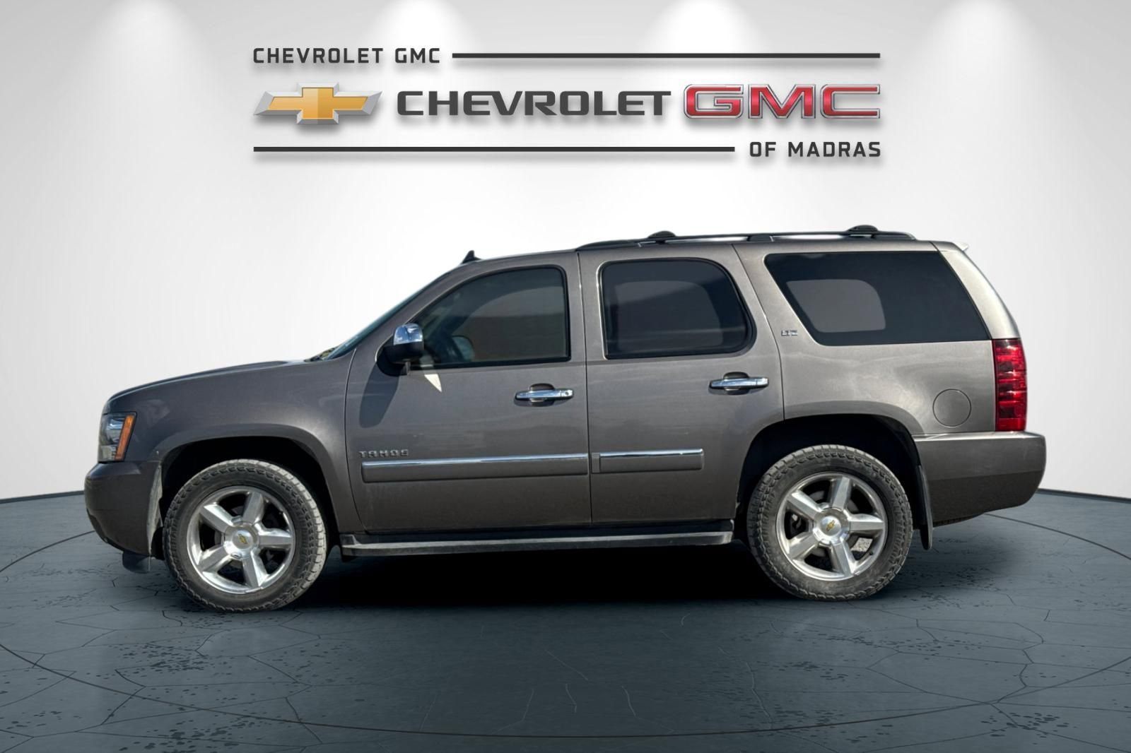 Used 2011 Chevrolet Tahoe LTZ AWD/4WD image 6