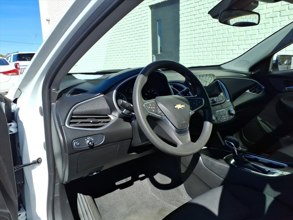 Used 2024 Chevrolet Malibu LT image 5