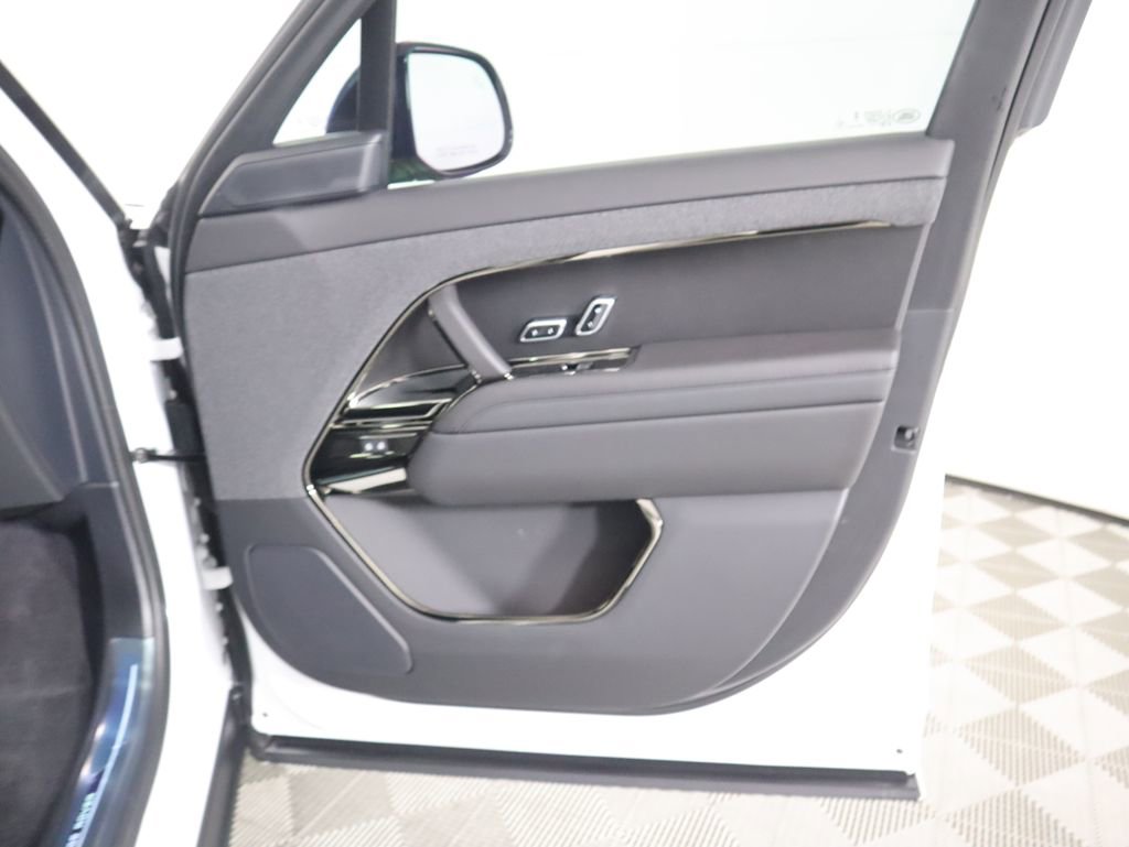 New 2025 Land Rover Range Rover Sport Dynamic SE image 27