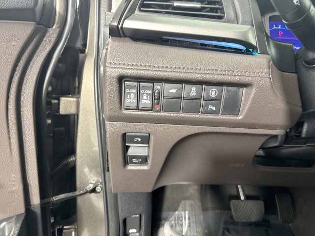 Used 2023 Honda Odyssey Touring image 15