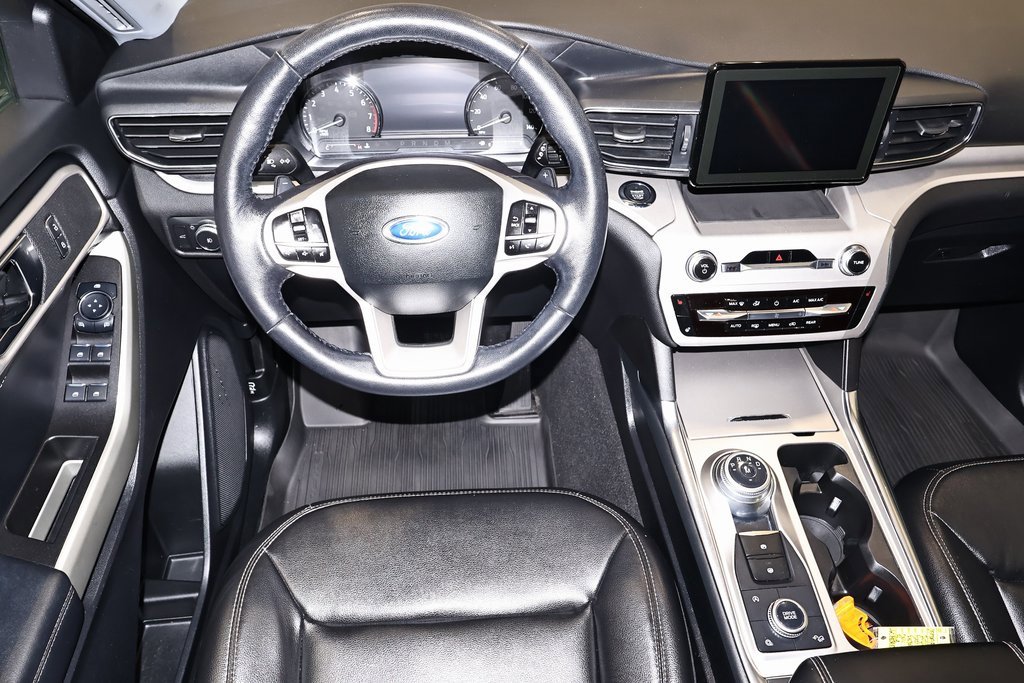 Certified 2020 Ford Explorer XLT w/ Equipment Group 202A image 25