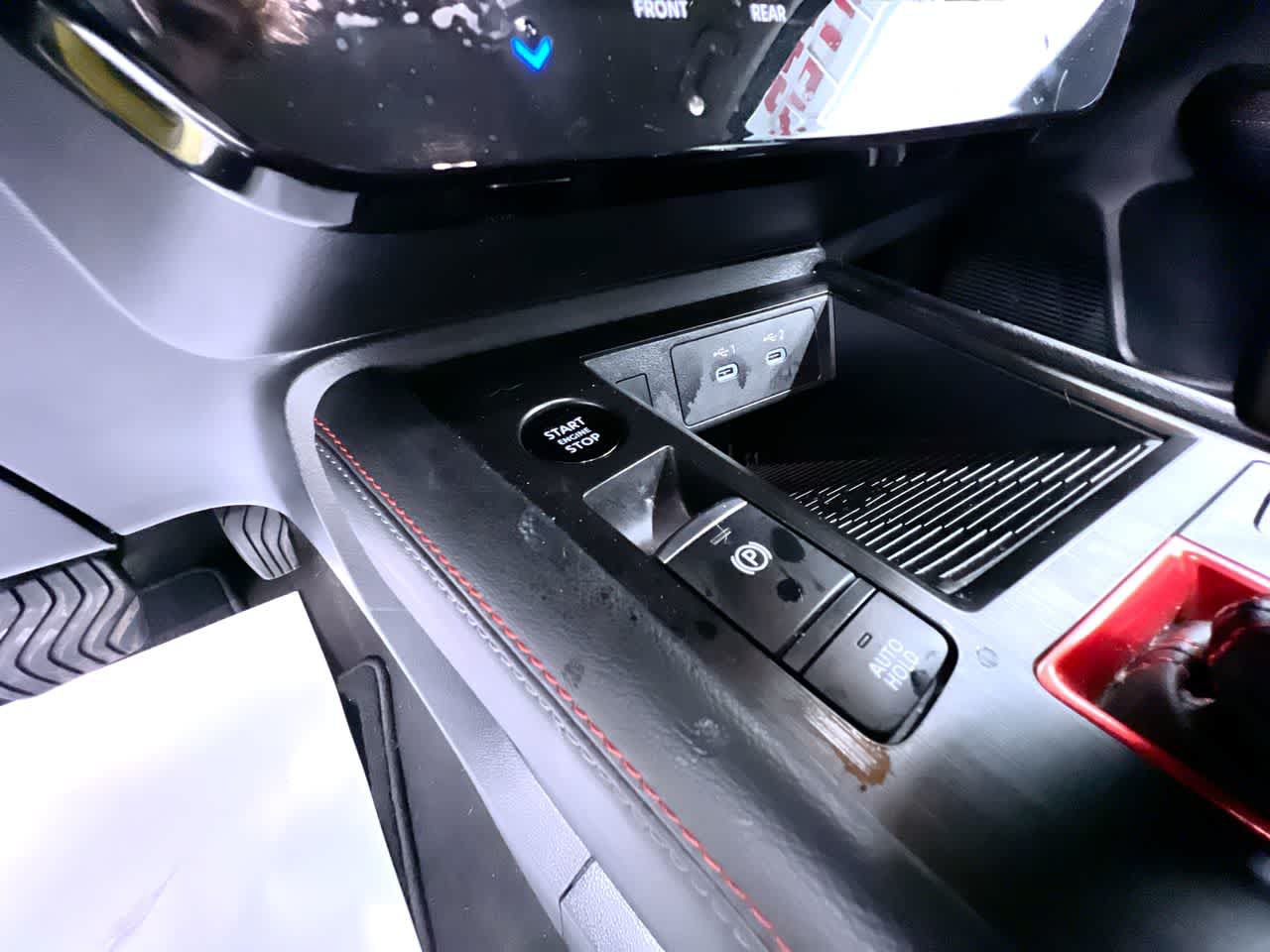 Used 2025 Nissan Kicks SR FWD image 17