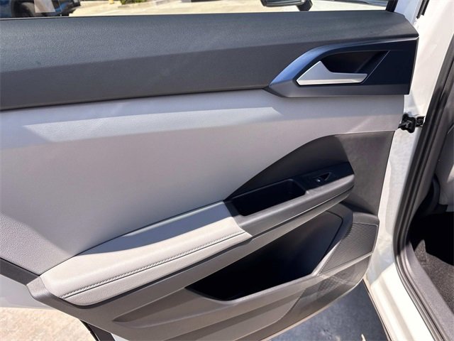 Certified 2024 Volkswagen Taos SE w/ Panoramic Sunroof Package image 25