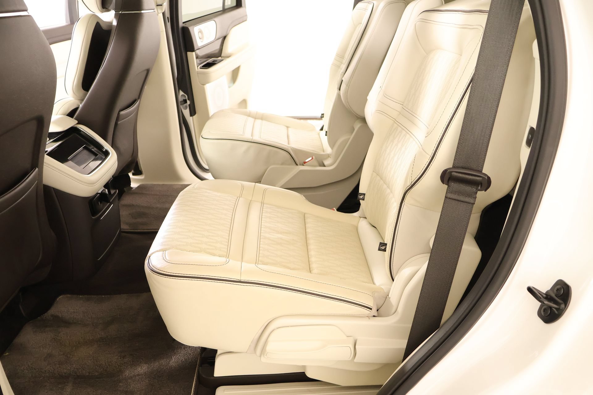 Used 2024 Lincoln Navigator Black Label AWD/4WD image 13