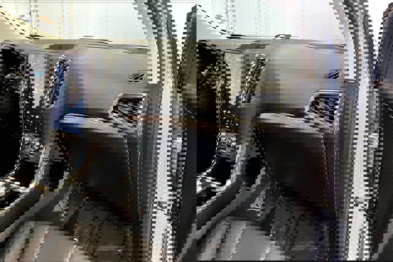 Used 2022 Ford Edge Titanium image 16