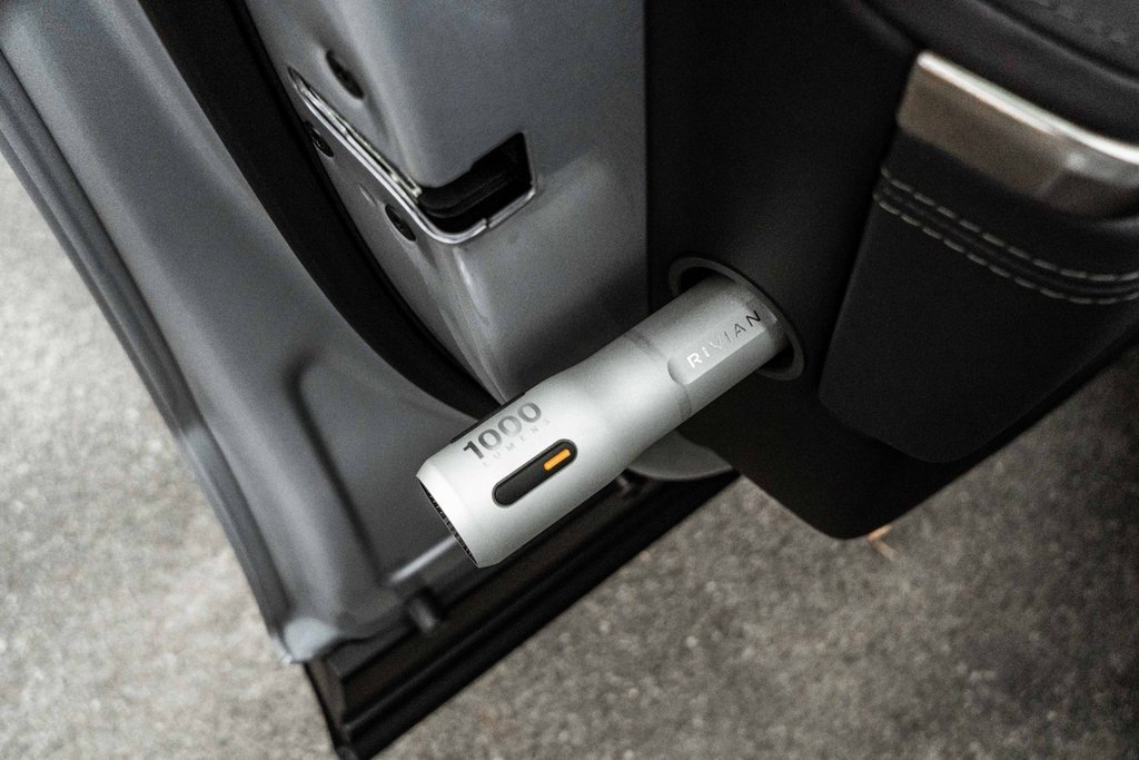 Used 2023 Rivian R1T Adventure image 29