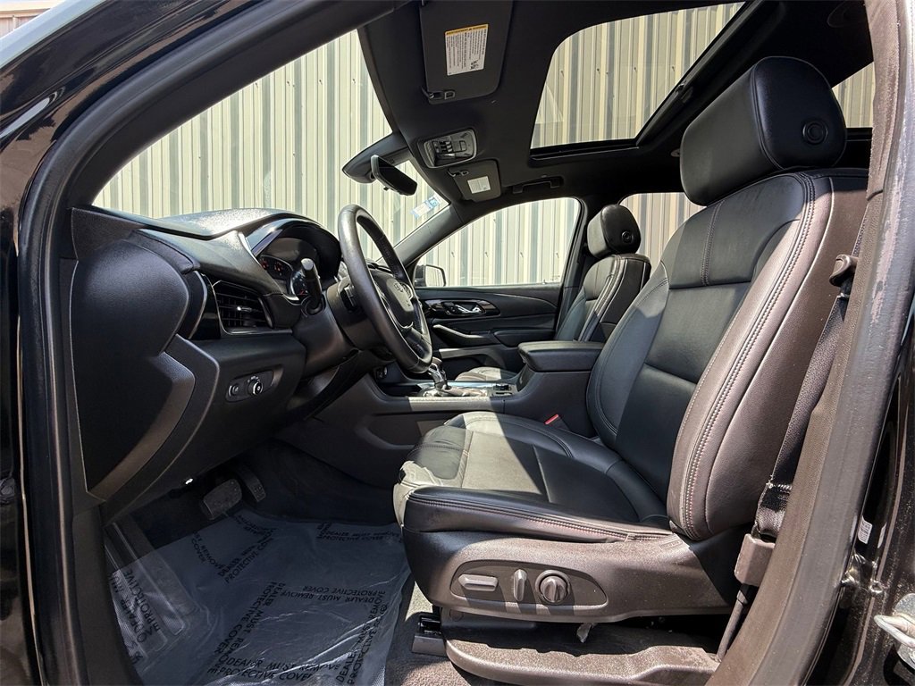 Used 2022 Chevrolet Traverse RS image 14