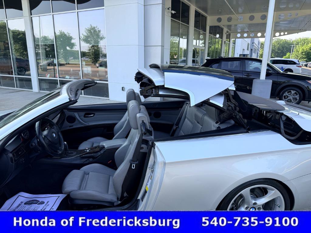 Used 2012 BMW 335i Convertible RWD image 18