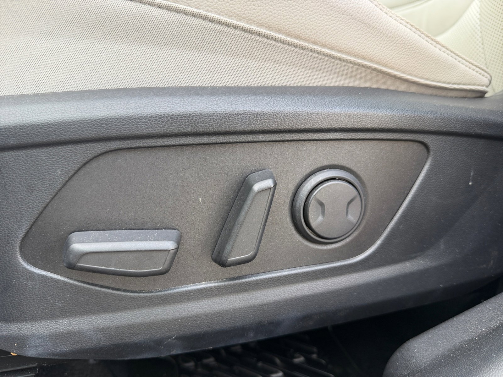 Used 2022 Hyundai Tucson Limited AWD/4WD image 13