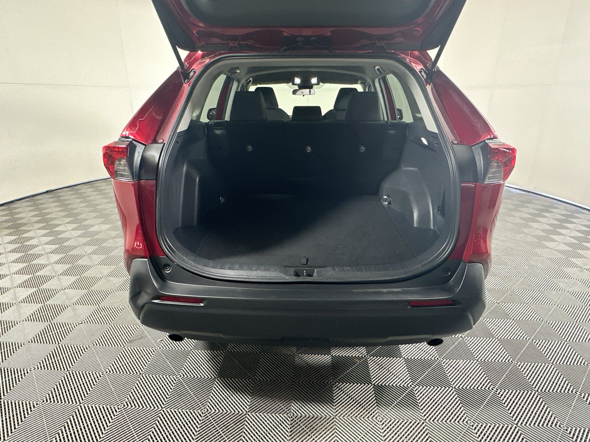 Certified 2023 Toyota RAV4 LE FWD image 30