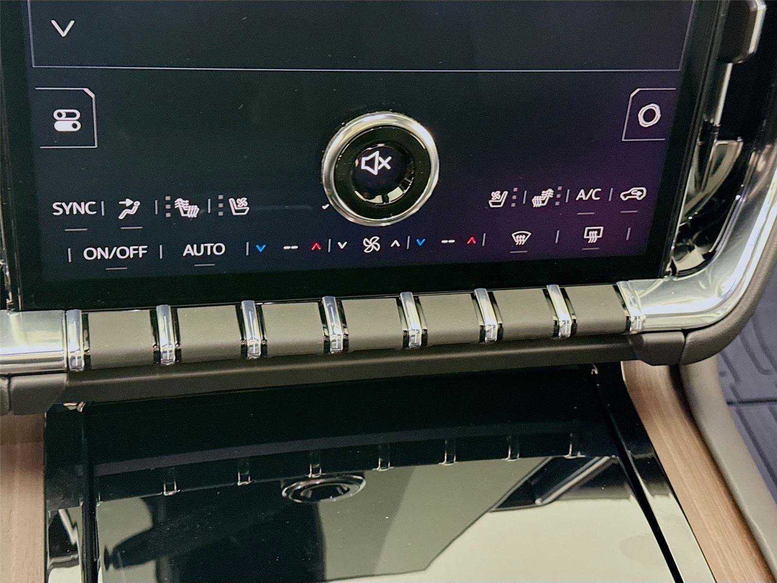 New 2026 GMC Yukon XL Denali w/ Sun & Power Step Package AWD/4WD image 11