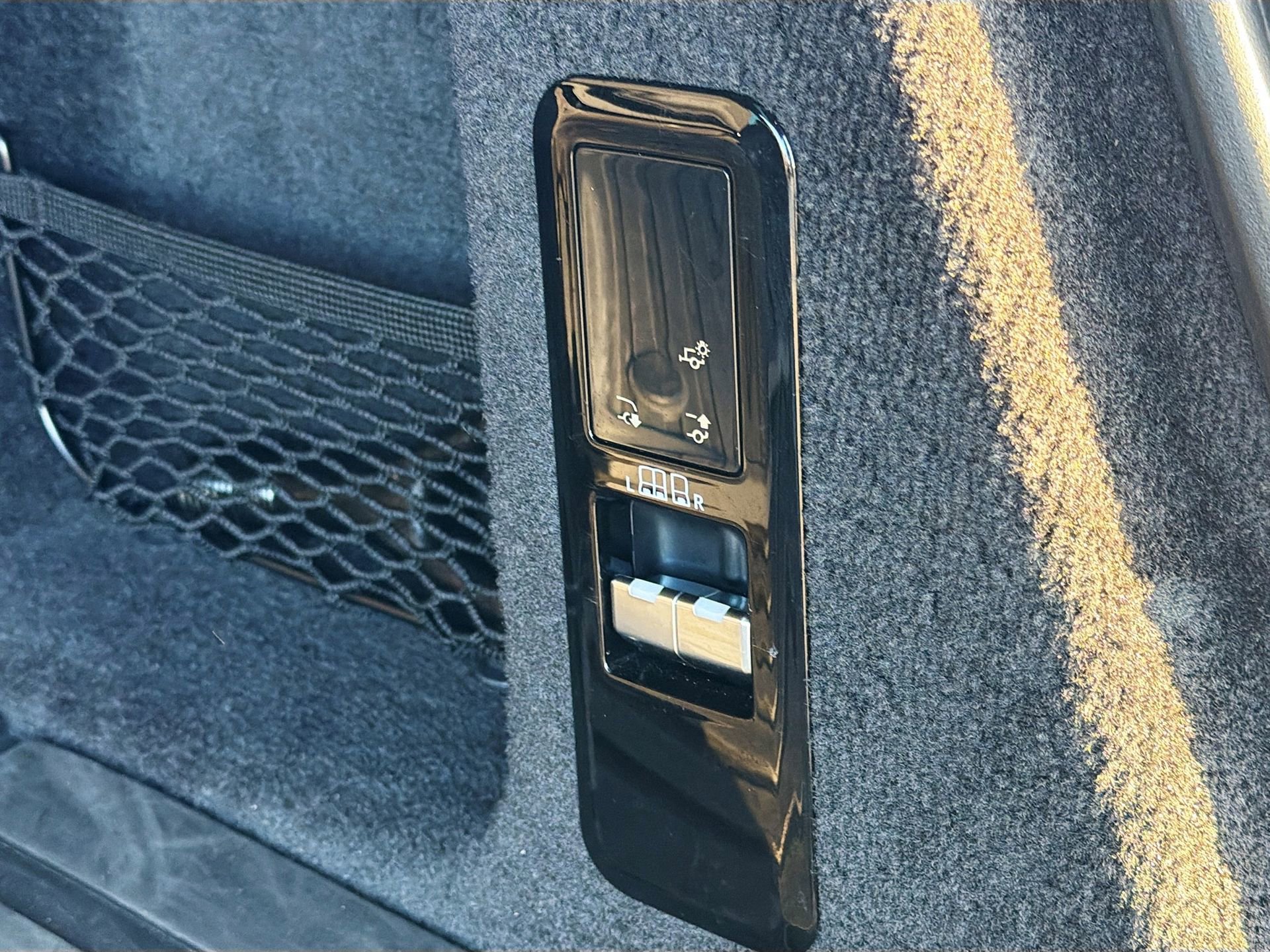 Used 2024 Land Rover Range Rover Sport SE image 14