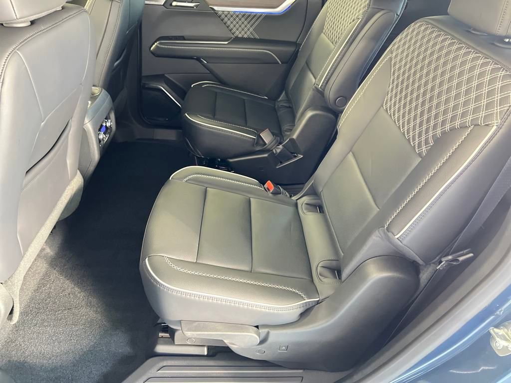 New 2025 GMC Acadia Denali w/ Super Cruise Package image 32