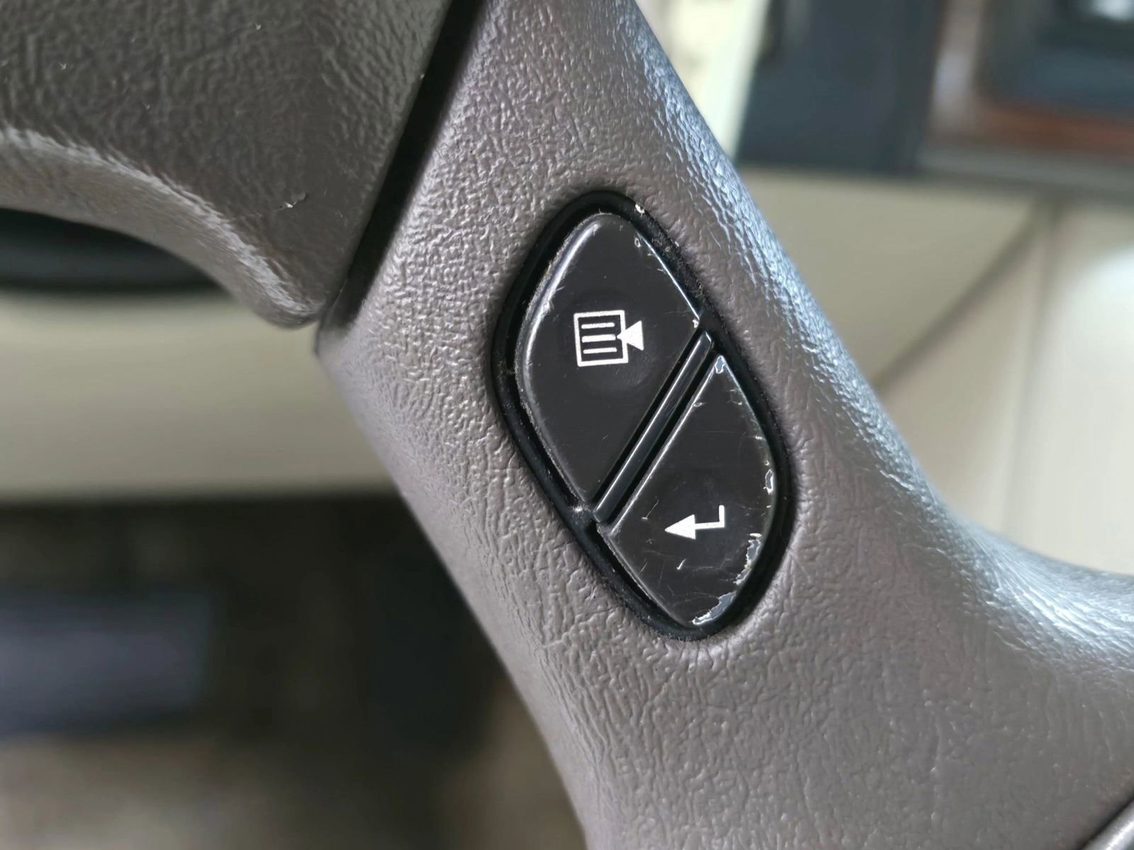 Used 2003 Cadillac Escalade EXT Sport Utility Pickup 4D 5 1/4 image 29