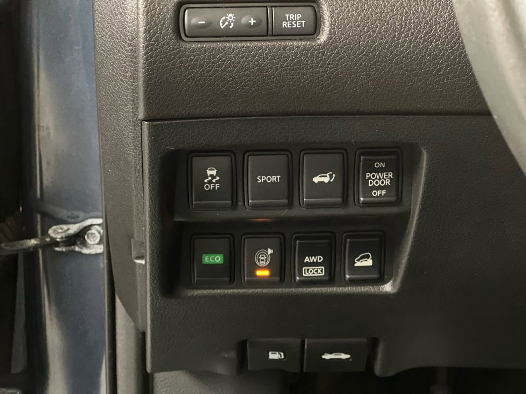 Used 2016 Nissan Rogue SL image 25