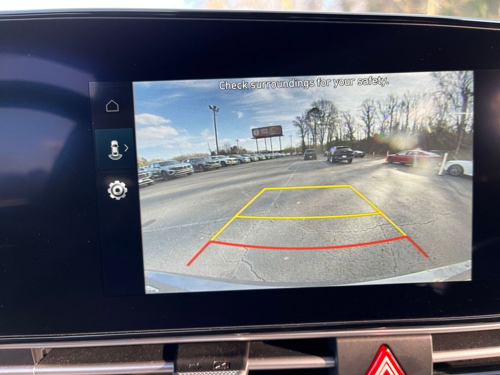 Used 2025 Hyundai Elantra SEL image 17