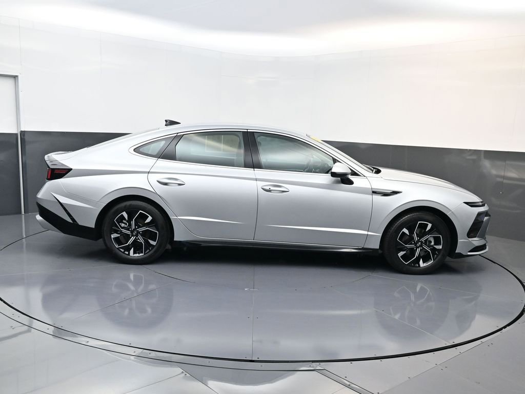 Certified 2025 Hyundai Sonata SEL image 3