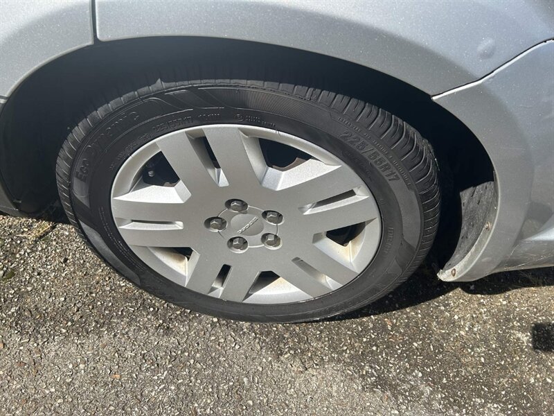 Used 2011 Dodge Avenger Express FWD image 32